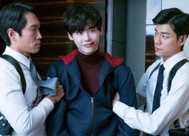 Dân Hàn phẫn nộ chỉ trích phim của Lee Jong Suk, Jang Dong Gun coi thường phụ nữ