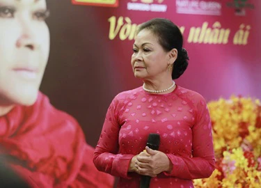 Khánh Ly: 'Tôi hát 55 năm nhưng không biết nốt nhạc nào'