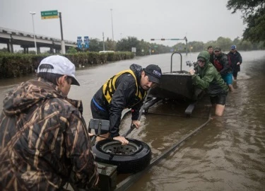 Số người chết ở Houston tăng lên 10, mưa lớn vẫn tiếp tục