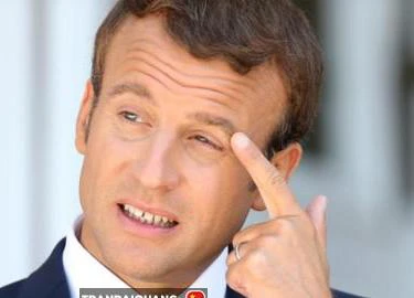 Tỷ lệ tín nhiệm Tổng thống Pháp Macron sụt giảm mạnh