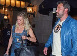 Ben Affleck có chuyến du lịch lãng mạn đầu tiên cùng bạn gái mới