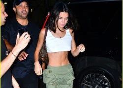 Kendall Jenner mặc áo siêu ngắn đi tiệc