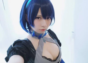 Cosplay nàng hầu Yoko Taro cực dễ thương trong SINoALICE