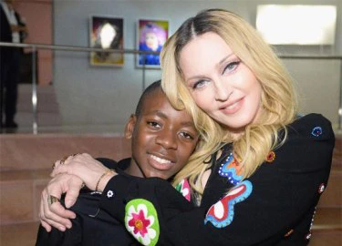 Madonna mua nhà, theo chân con đến lò đào tạo ngôi sao sân cỏ