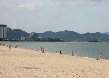 Nha Trang: Nghỉ lễ dài ngày, du lịch vắng khách