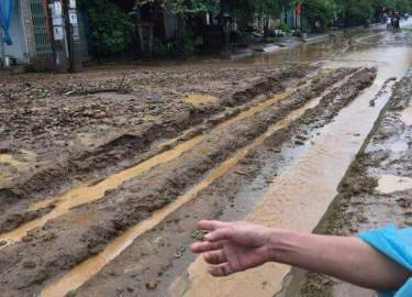 Điện Biên: Mường Lay khốn đốn trong mưa lớn, cảnh báo dân lũ quét