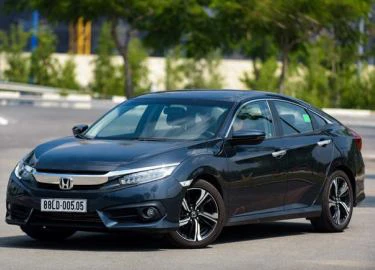 Honda Civic Turbo tại Việt Nam hạ giá còn 848 triệu đồng