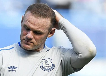 Say rượu lái xe, Rooney đối mặt án phạt nặng từ HLV Koeman