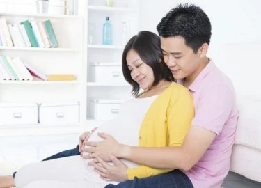 2 người ++: Ngại 'yêu' vì mang bầu