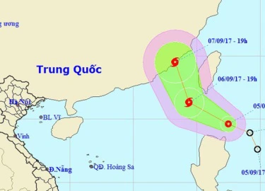 Áp thấp nhiệt đới khả năng mạnh thành bão đang hướng vào Biển Đông