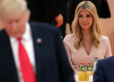 Ivanka Trump bị chú ý vì cắt ngang buổi họp Nhà Trắng