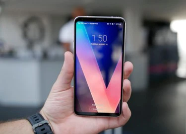 LG V30 có giá 749 USD