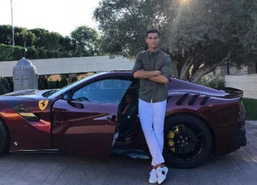 Ronaldo mua siêu xe sau màn tỏa sáng ở vòng loại World Cup 2018