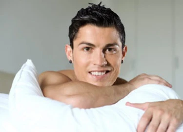 Vũ khí bí mật của Ronaldo: Chuyên gia giúp ngủ ngon