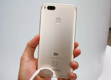 Xiaomi ra smartphone camera kép giống iPhone 7 Plus