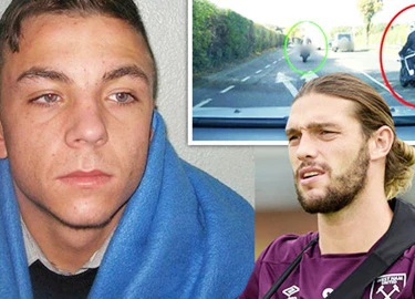 Andy Carroll bị dọa "đánh gãy giò"