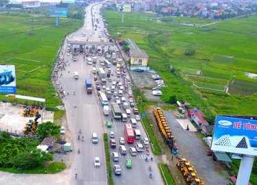 Nhan nhản "sống trâu, rãnh cào" trên quốc lộ 5