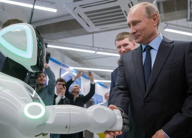 Ông Putin bắt tay robot tại triển lãm công nghệ Nga