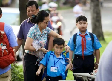 Tốn tiền triệu đầu năm học