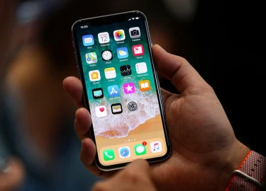 'Apple hút máu, iPhone X chỉ dành cho nhà giàu'