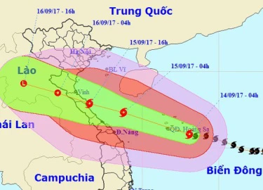 Bão số 10 tăng 2 cấp, miền Trung hứng gió mạnh, mưa rất to