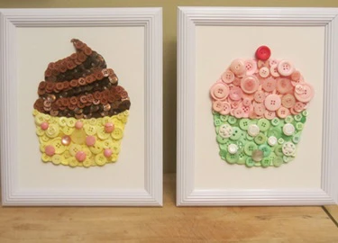 Cách làm tranh cupcake đẹp mắt bằng cúc áo