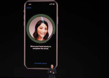 Face ID trên iPhone X có khả năng nhận biết rõ bạn là ai