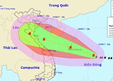 Nhiều tỉnh miền Trung sẽ mưa rất lớn khi bão số 10 vào đất liền