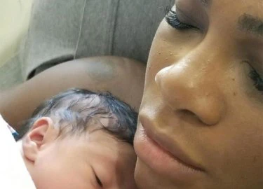 Serena Williams khoe ảnh con gái mới sinh có tên 'lạ'