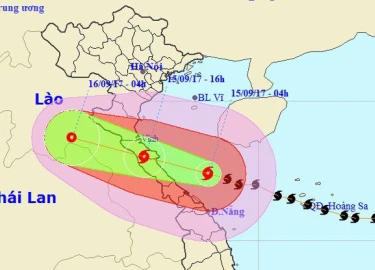 Bão số 10 đang tiến gần bờ biển Hà Tĩnh - Quảng Bình