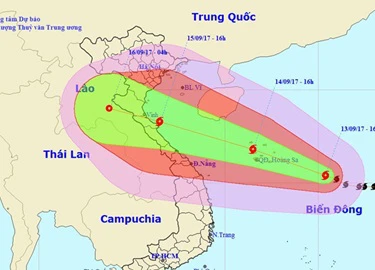 Các trường miền Trung cho học sinh nghỉ học trước bão số 10