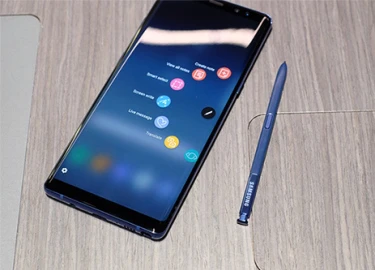 Galaxy Note 8 cho người dùng nhiều lựa chọn hơn iPhone X