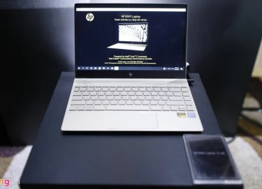 HP Envy 13 pin 14 tiếng, giá 21 triệu đồng