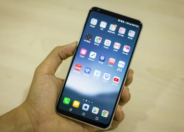 LG V30 giá gần 30 triệu đồng