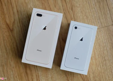 iPhone 8 đầu tiên về Việt Nam giá từ 19,9 triệu đồng