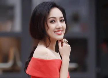 Khi không lên hình, BTV Hoài Anh trẻ trung, sành điệu như gái 18