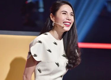 Thanh Thảo nhắc Thủy Tiên 'hết khoe con lại khoe chồng' ở game show