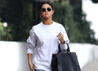 Bóc giá BST túi xách hàng hiệu của Selena Gomez