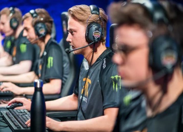 Dự đoán: FNATIC và Hong Kong Attitude sẽ hủy diệt bảng đấu của họ trong ngày thi đấu thứ 3