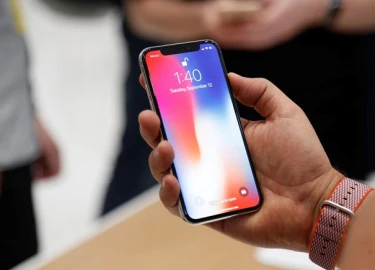 Muốn mua iPhone X, người dùng phải đợi đến tháng 3?