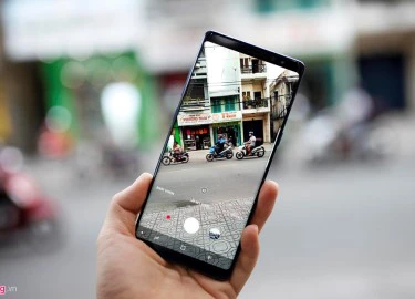 5 smartphone không viền màn hình đẹp nhất hiện nay