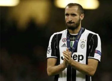 Chiellini trích lương làm từ thiện cùng sao M.U