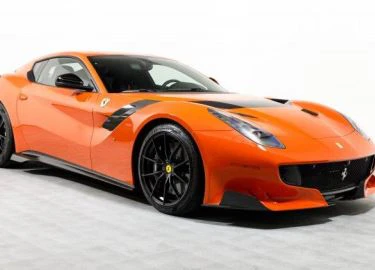 Ferrari F12tdf màu đỏ cam cực hiếm giá 32 tỷ đồng