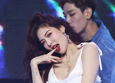 HyunA bị chê vì quá gợi cảm trên sân khấu