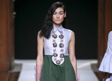 Thùy Trang sải bước ở Paris Fashion Week