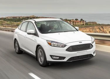 Khó bán, Ford Focus ở Việt Nam giảm giá mạnh