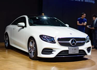 Mercedes E300 Coupe 2018 giá 3,1 tỷ đồng ở Việt Nam