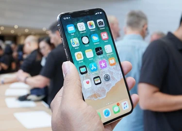 Người dùng chuộng iPhone X bản đắt nhất