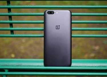 OnePlus 6 dùng RAM 8GB mạnh hơn iPhone X sắp ra mắt