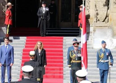 Tân Toàn quyền Canada Julie Payette chính thức nhậm chức